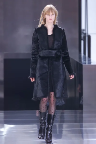 Look 11
